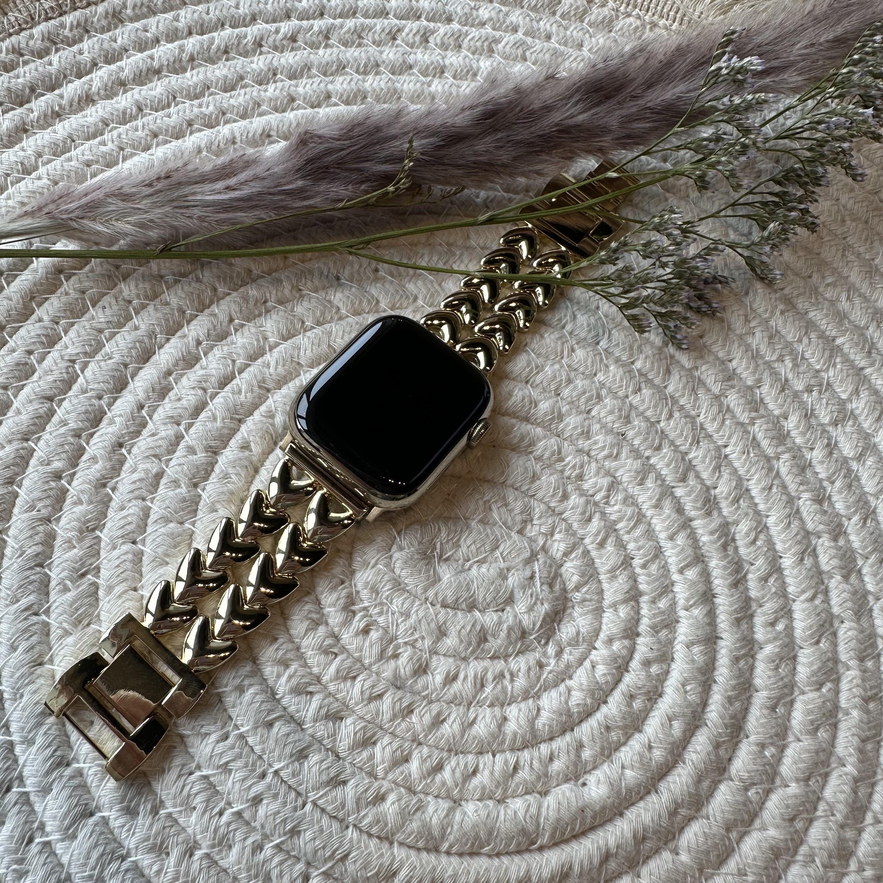 Cinturino a maglie in acciaio a forma di cuore per Apple Watch - oro