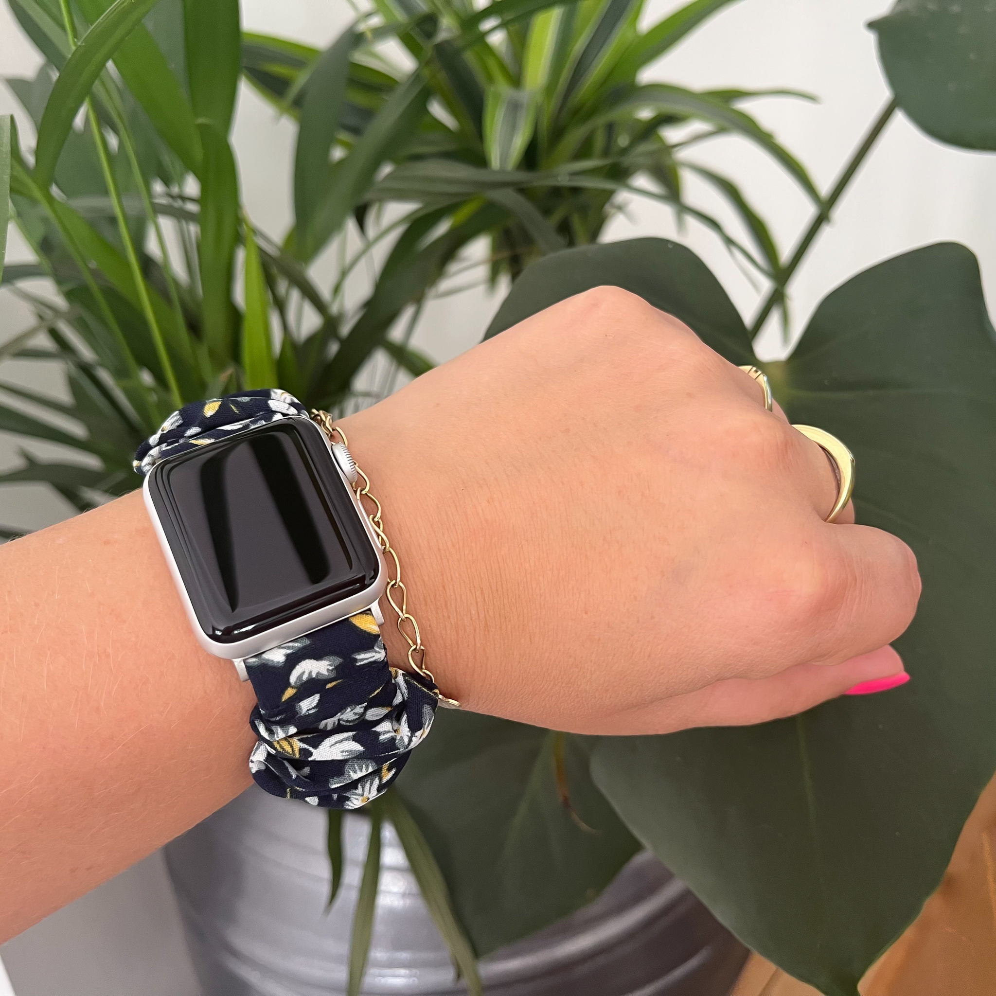 Cinturino elastico in nylon per Apple Watch - blu scuro floreale