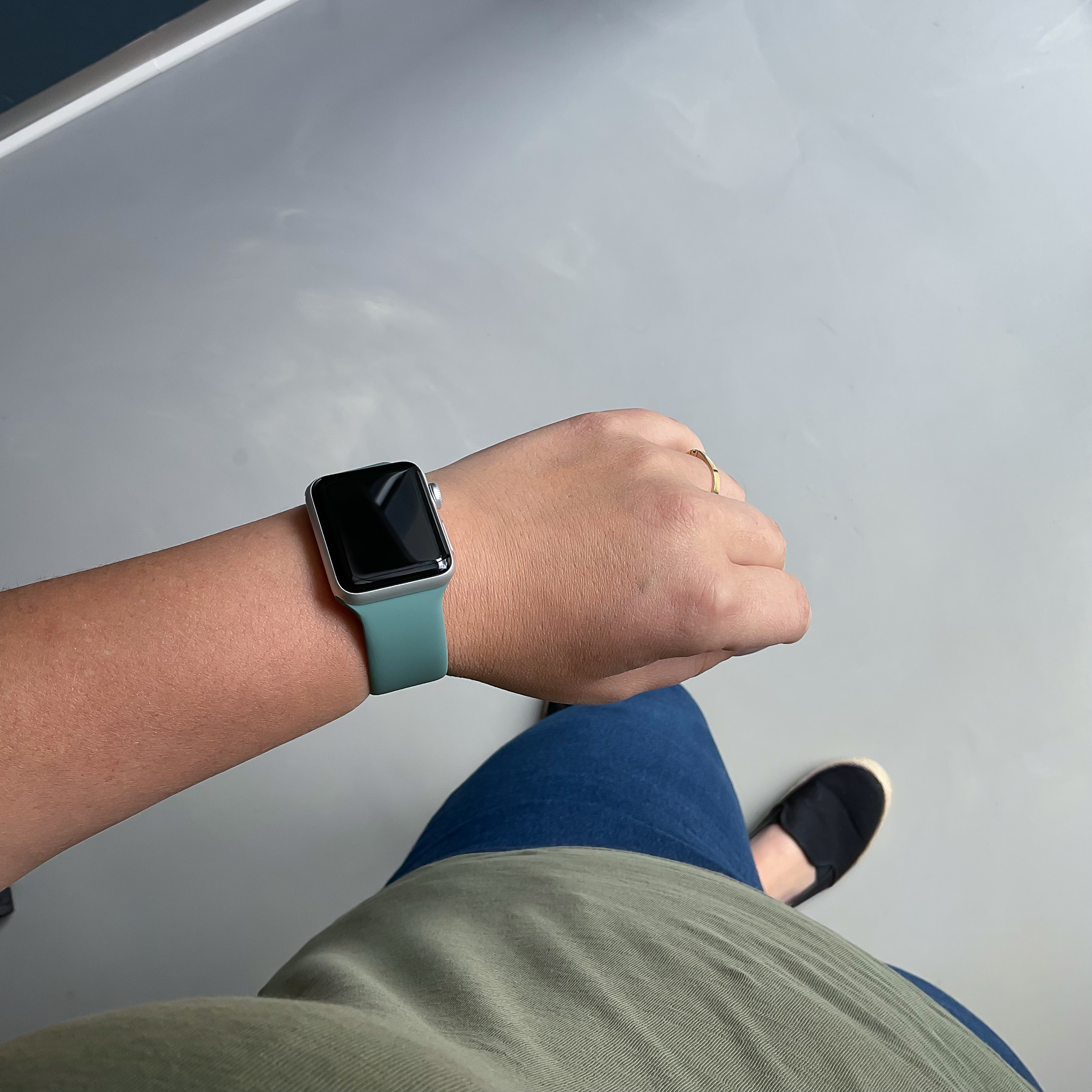Cinturino sport solo loop per Apple Watch - verde pino