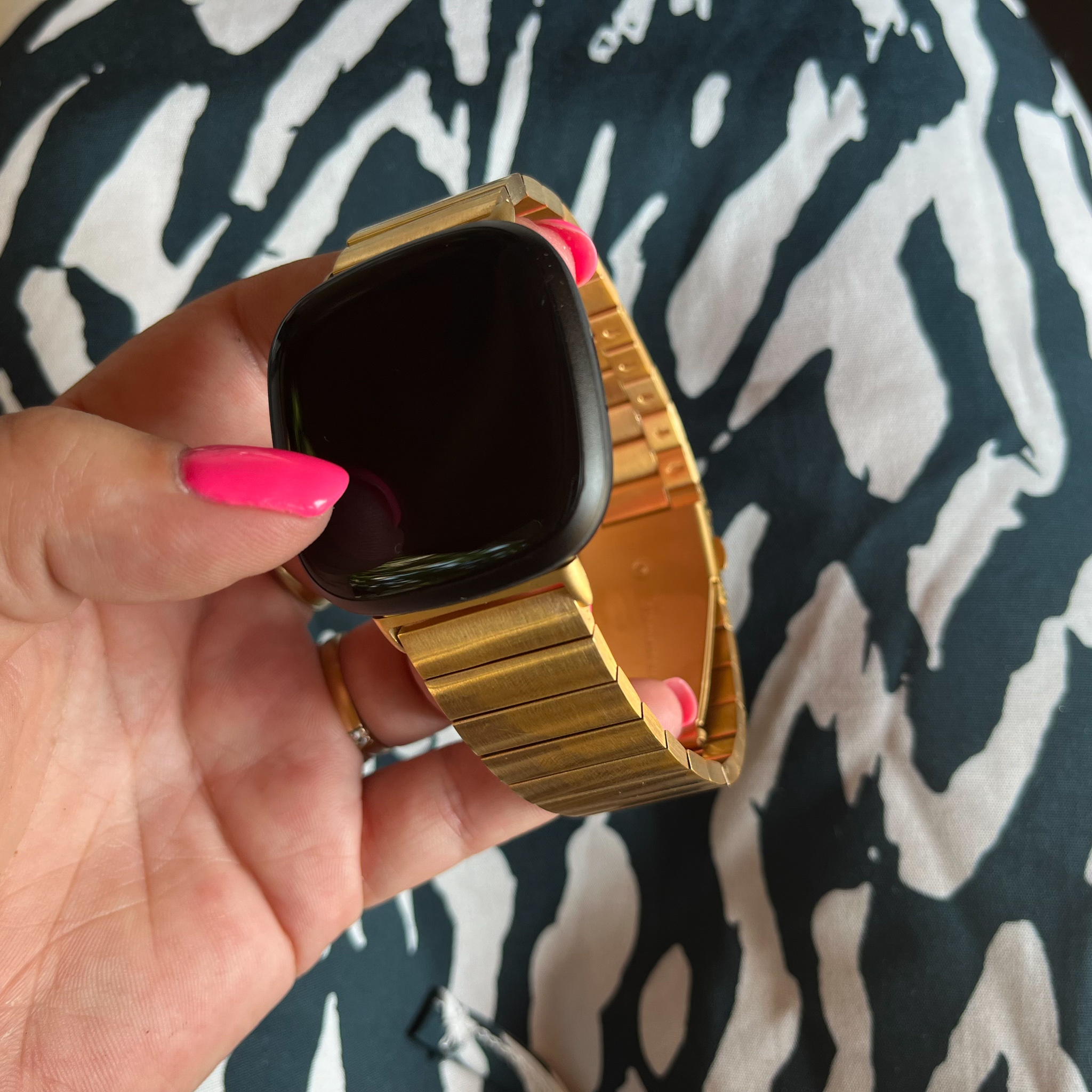 Cinturino a maglie per Fitbit Versa 3 / Sense - oro