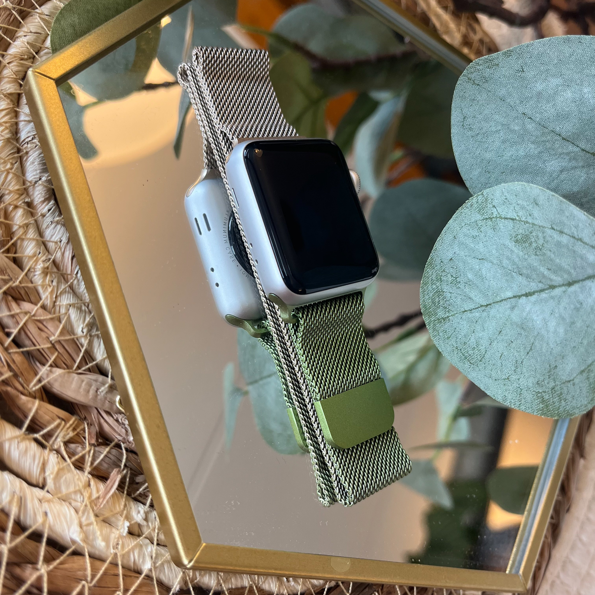 Cinturino loop in maglia milanese per Apple Watch - verde champagne