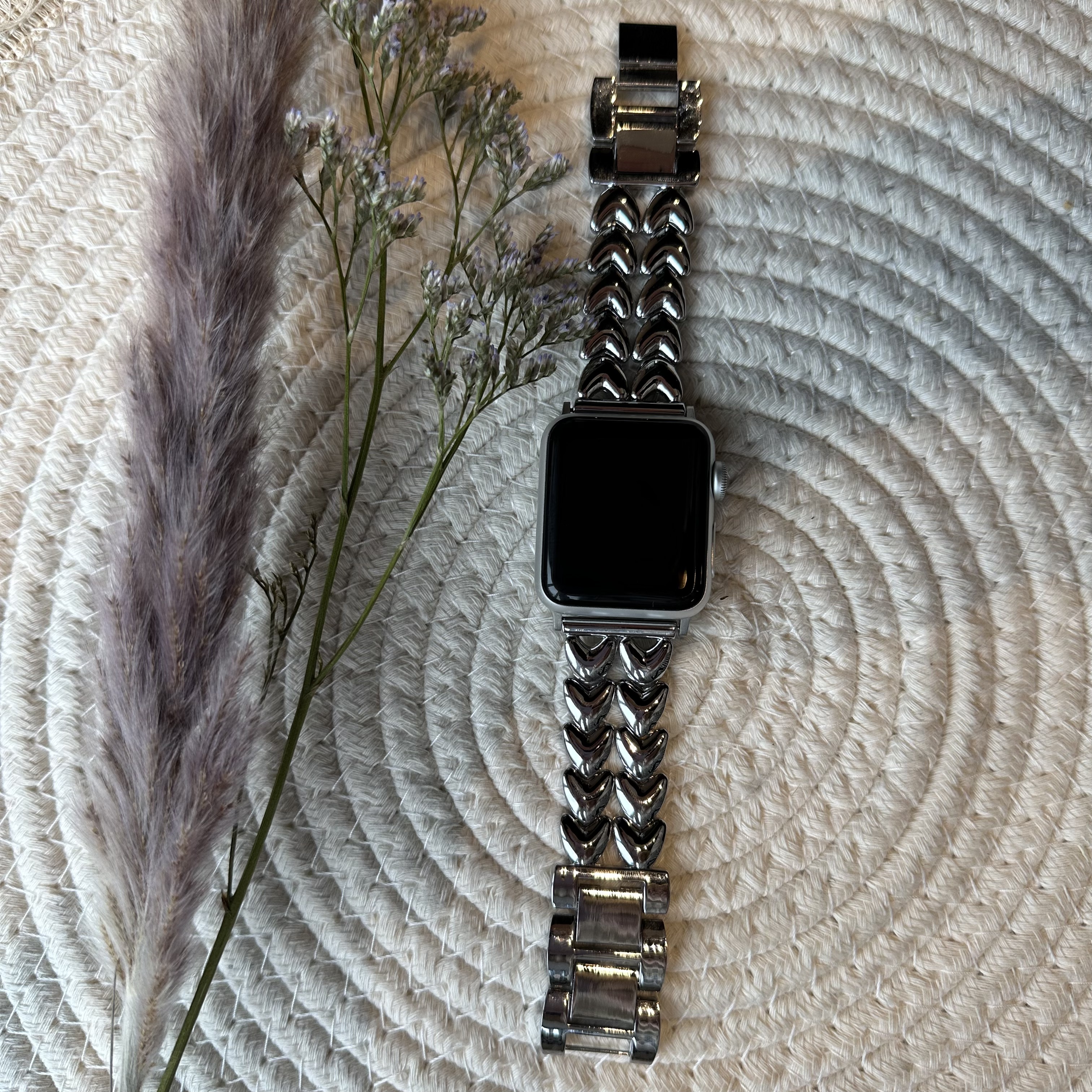 Cinturino a maglie in acciaio a forma di cuore per Apple Watch - argento