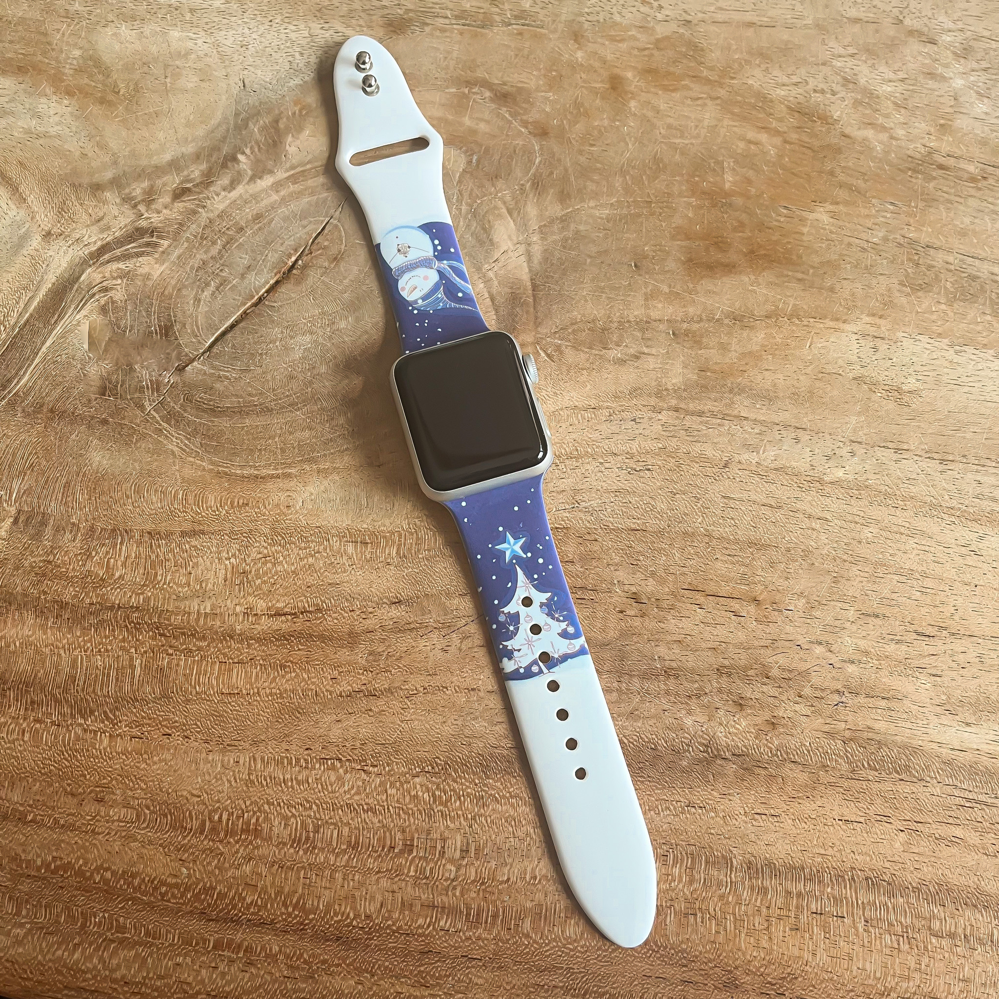 Cinturino sport con stampa per Apple Watch - pupazzo di neve natalizio blu scuro